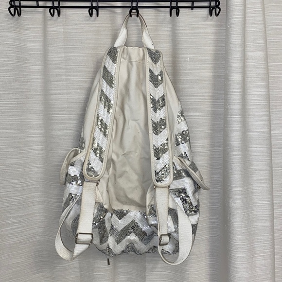 Victoria’s Secret PINK Silver and White Chevron Sequin Backpack - Picture 6 of 9